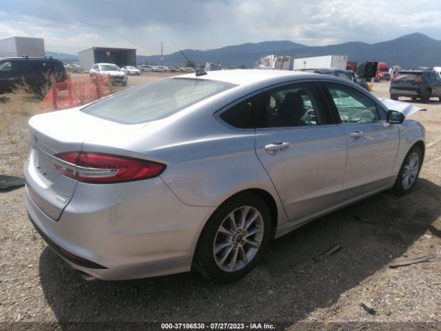 3FA6P0HD1HR253584 Ford FUSION SE