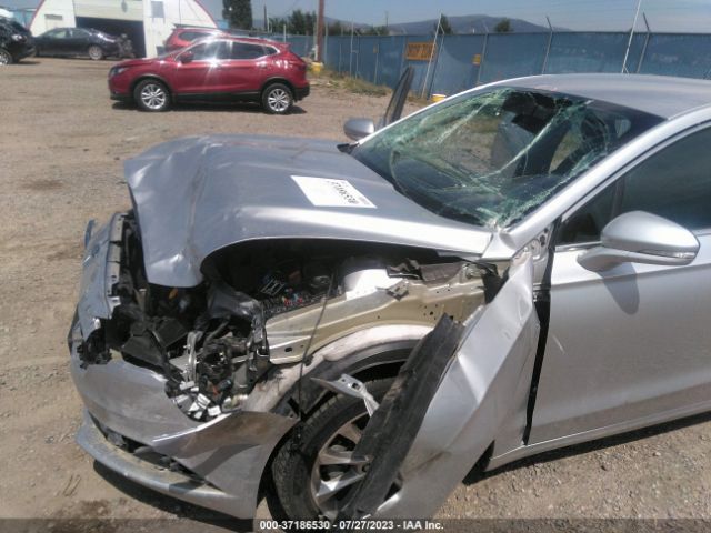 3FA6P0HD1HR253584 Ford FUSION SE