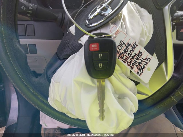 Toyota Highlander Le 2019 5TDZZRFH6KS298455 Image 3