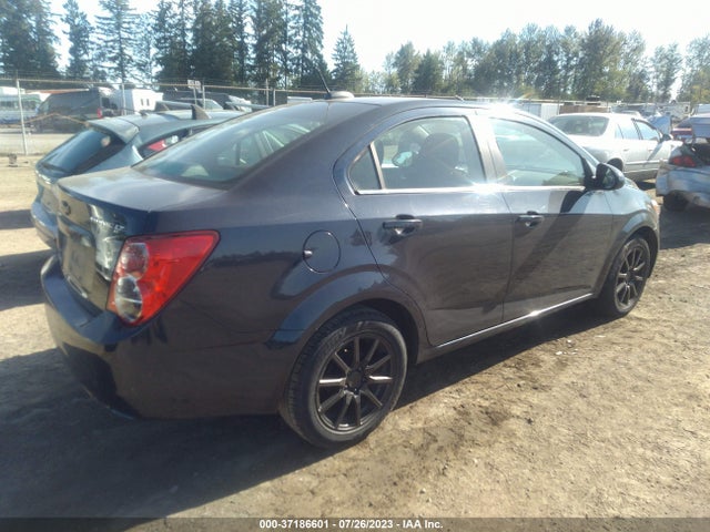 Chevrolet SONIC LT 2015 1G1JC5SH6F4114445 Image 10