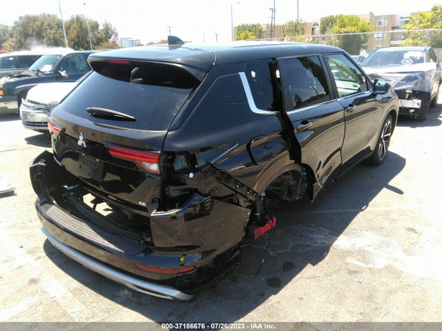 JA4J3UA85NZ086569 Mitsubishi Outlander Se