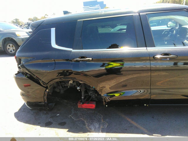 JA4J3UA85NZ086569 Mitsubishi Outlander Se