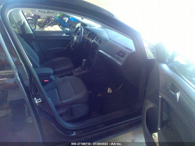 WVWKR7AU7KW909037 Volkswagen E-golf Se