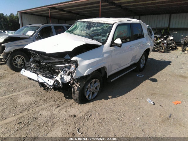 Toyota 4RUNNER SR5 2023 JTEMU5JR5P6131847 Image 2