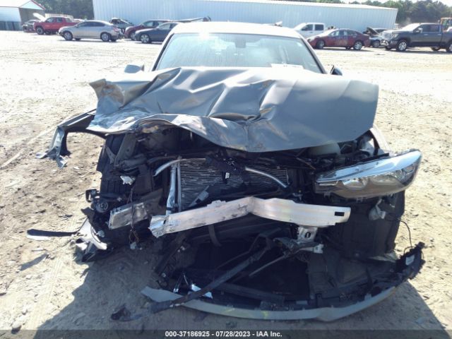 WBA8A9C30HK622623 BMW 3 Series 320i