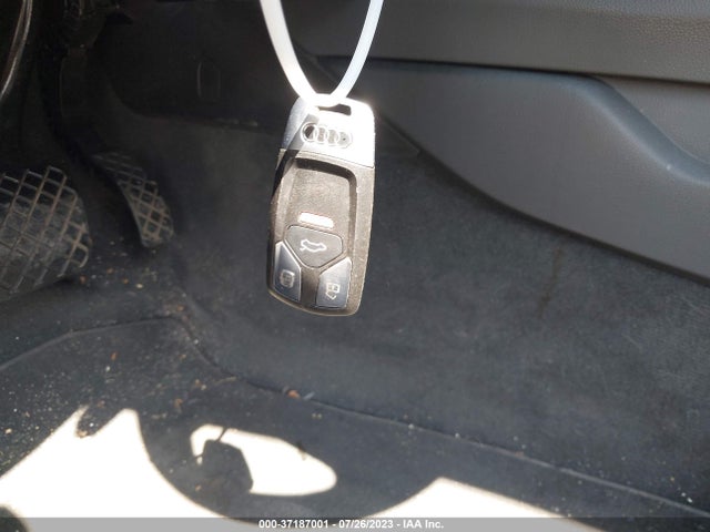 WAUANAF40HN001666 Audi A4 PREMIUM