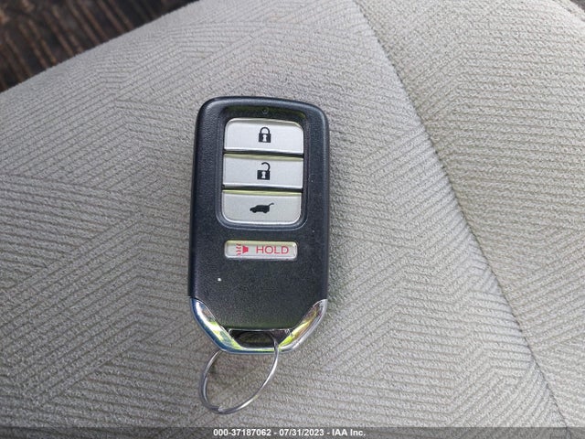 2019 HONDA PILOT LX VIN: 5FNYF6H13KB084529