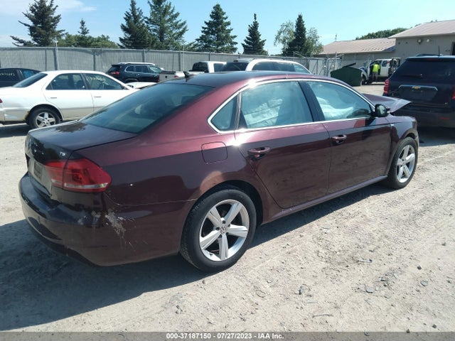 1VWAS7A33EC055822 Volkswagen Passat Wolfsburg Ed