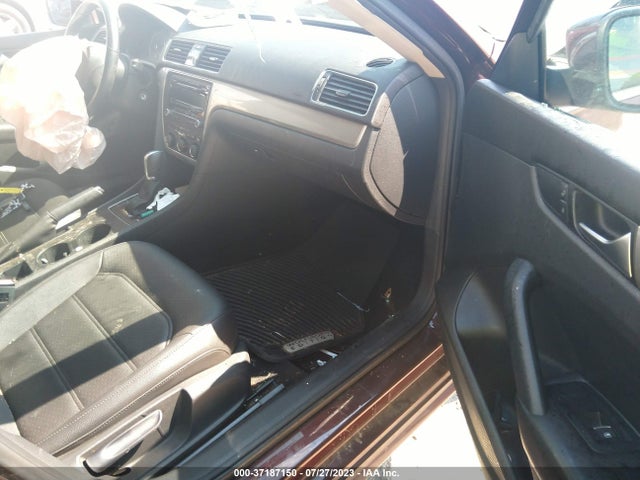 1VWAS7A33EC055822 Volkswagen Passat Wolfsburg Ed