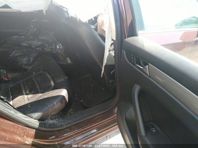 1VWAS7A33EC055822 Volkswagen Passat Wolfsburg Ed