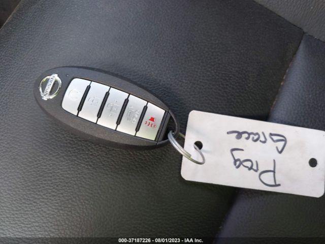 JN8AT3CA6MW015627 Nissan Rogue Sl