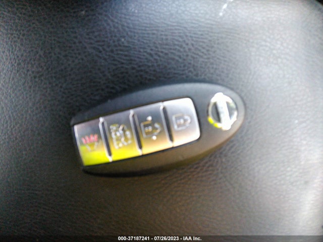2015 NISSAN SENTRA SL VIN: 3N1AB7AP5FY339762