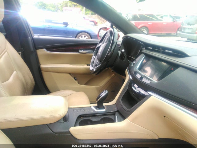 1GYKNDRS3JZ203493 Cadillac XT5 LUXURY