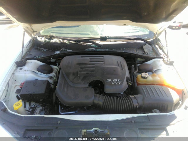 2C3CCAAG0FH864223 Chrysler 300 Limited