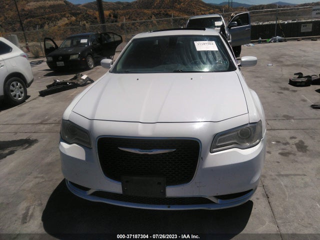 2C3CCAAG0FH864223 Chrysler 300 Limited