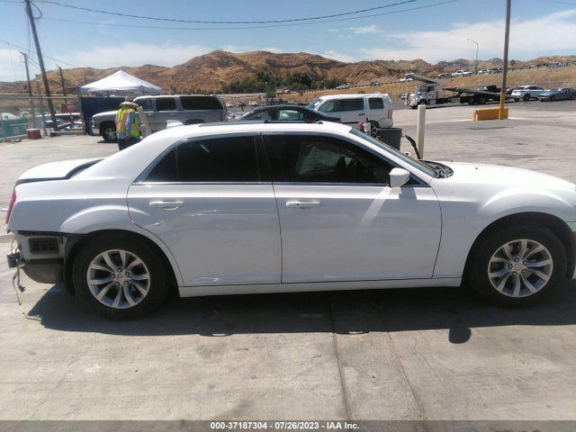2C3CCAAG0FH864223 Chrysler 300 Limited
