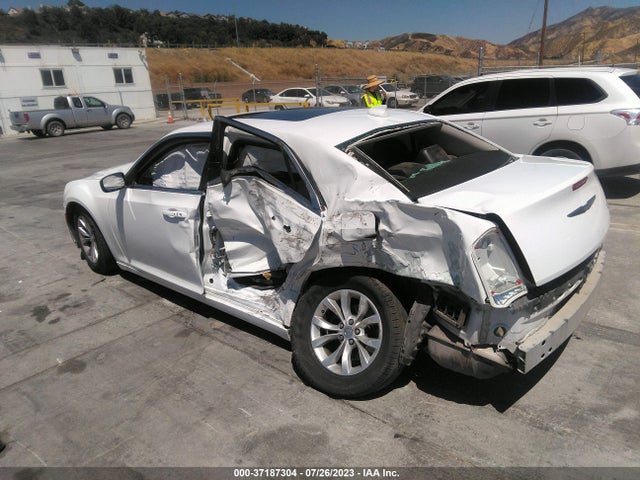 2C3CCAAG0FH864223 Chrysler 300 Limited