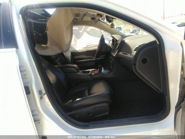 2C3CCAAG0FH864223 Chrysler 300 Limited