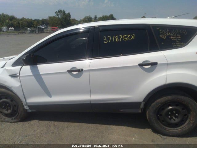2015 FORD ESCAPE S VIN: 1FMCU0F79FUB74197