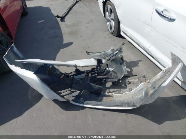 3N1CN8FVXNL843717 Nissan VERSA SR