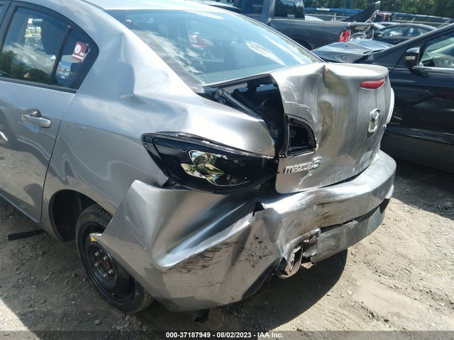 2010 MAZDA MAZDA3 I SPORT VIN: JM1BL1SG8A1255460