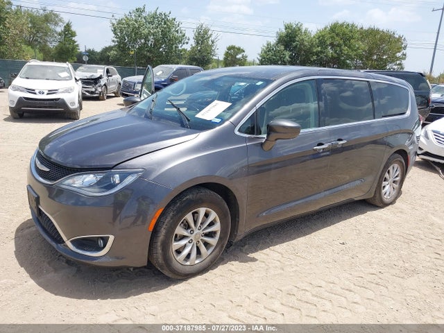 Chrysler Pacifica Touring Plus 2018 2C4RC1FG3JR280206 Image 2