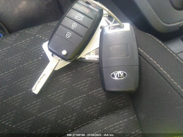 3KPA24AD8ME365045 KIA RIO S