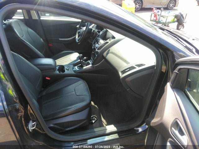 2014 FORD FOCUS TITANIUM VIN: 1FADP3N22EL160918