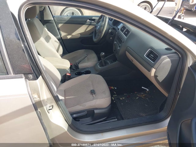 3VW1K7AJ6EM271113 Volkswagen Jetta Sedan S