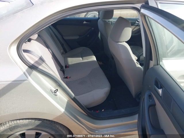 3VW1K7AJ6EM271113 Volkswagen Jetta Sedan S