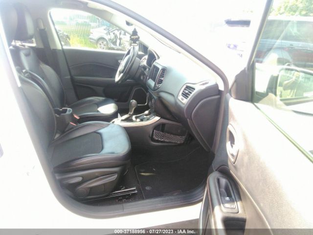 3C4NJDBBXHT646685 Jeep Compass Latitude