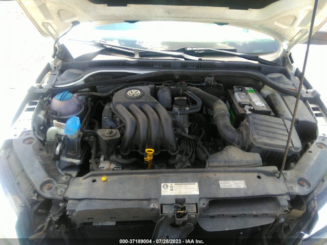 3VW2K7AJ0EM350605 Volkswagen Jetta Sedan S