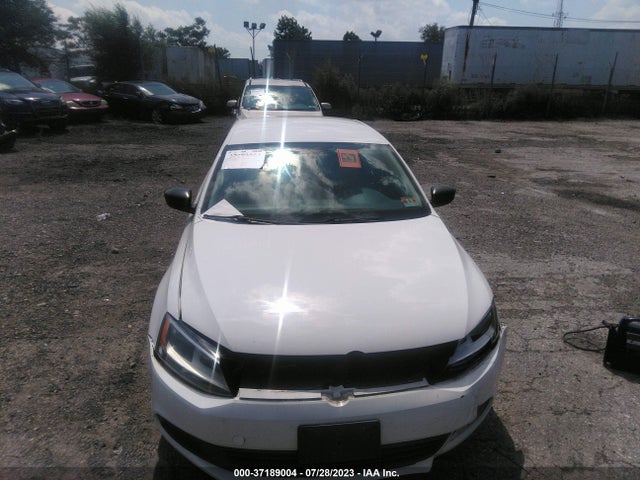 3VW2K7AJ0EM350605 Volkswagen Jetta Sedan S