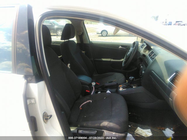 3VW2K7AJ0EM350605 Volkswagen Jetta Sedan S
