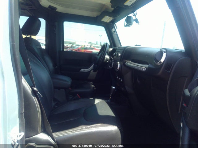 1C4BJWFG8FL678015 Jeep Wrangler Unlimited Rubicon