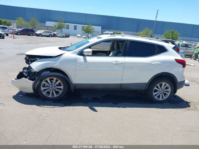 JN1BJ1CPXKW525784 Nissan Rogue Sport Sv