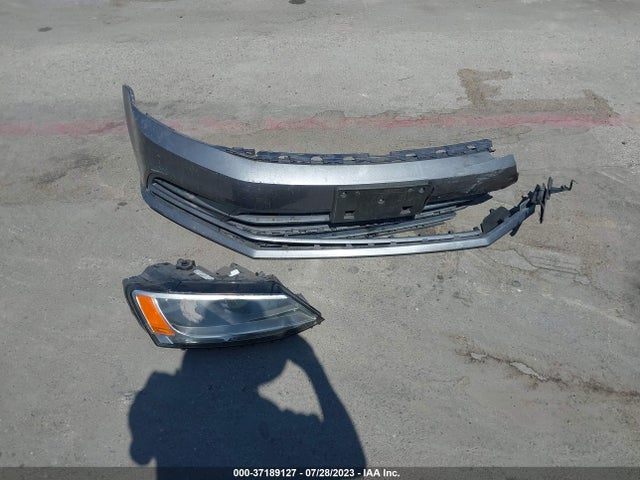 3VW2K7AJ8FM284760 Volkswagen Jetta Sedan 2.0l S