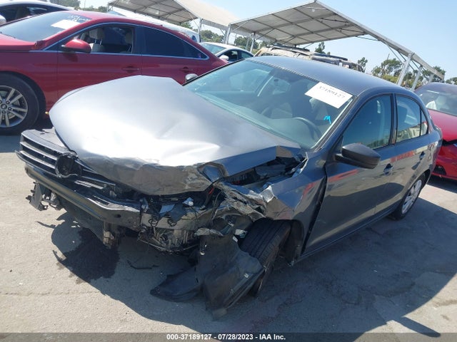 3VW2K7AJ8FM284760 Volkswagen Jetta Sedan 2.0l S