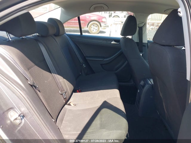 3VW2K7AJ8FM284760 Volkswagen Jetta Sedan 2.0l S