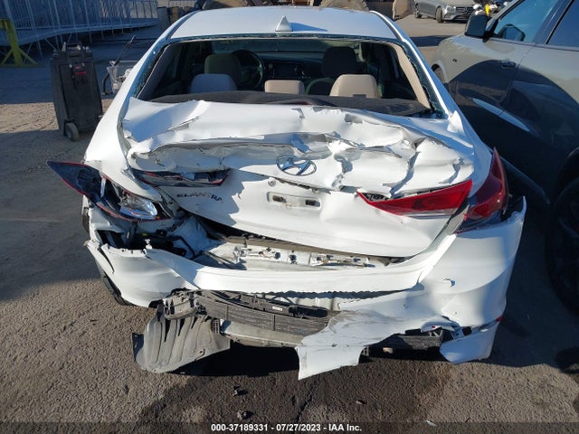 Hyundai Elantra Value Edition 2018 5NPD84LF0JH282128 Image 12