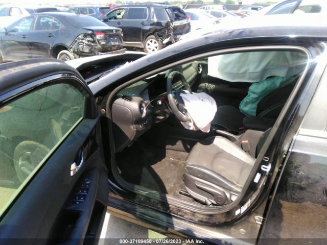 3KPF34AD2ME402562 KIA Forte Gt-line