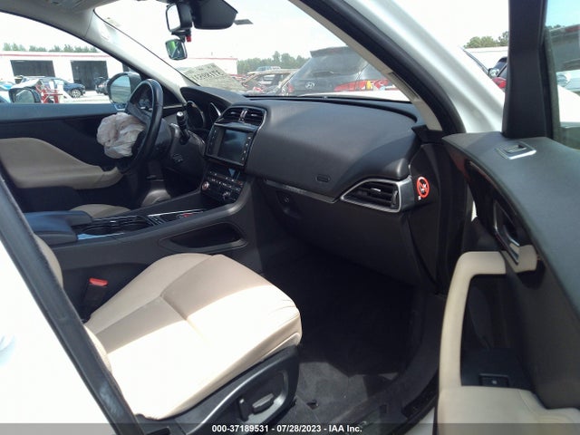 2017 JAGUAR F-PACE SADCS2BV5HA085505 Photo 4