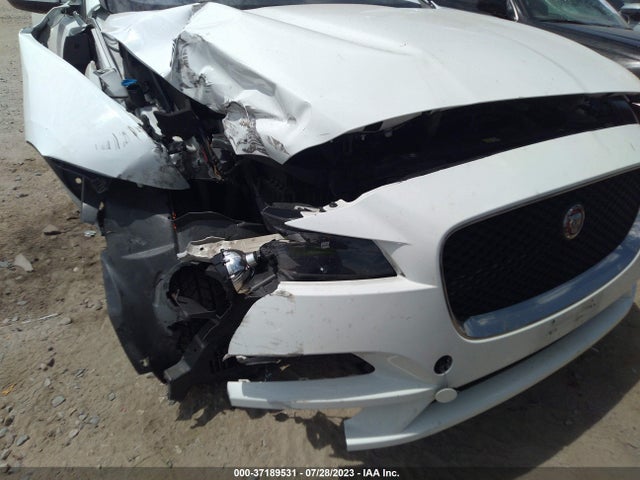 2017 JAGUAR F-PACE SADCS2BV5HA085505 Photo 5
