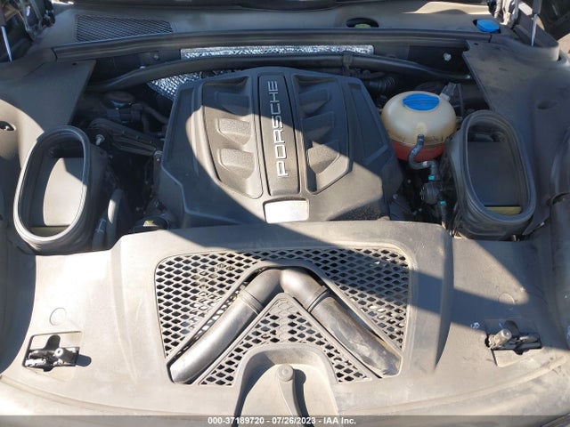 2018 PORSCHE MACAN WP1AG2A55JLB62551 Photo 9