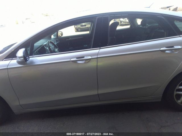 3FA6P0H79GR396548 Ford FUSION SE