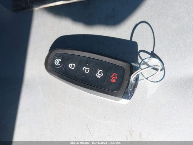 1FADP5FU4HL107590 Ford C-max Energi Titanium