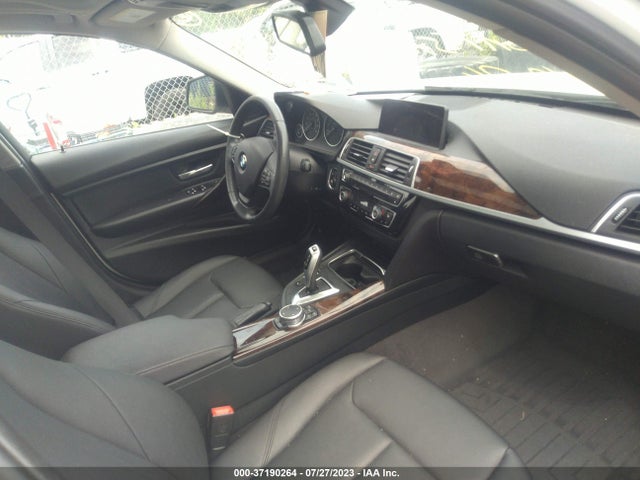 WBA8E5G56HNU41260 BMW 3 Series 320i Xdrive