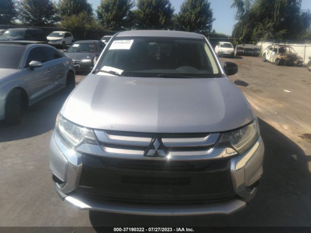 JA4AZ2A32HZ033078 Mitsubishi Outlander Es