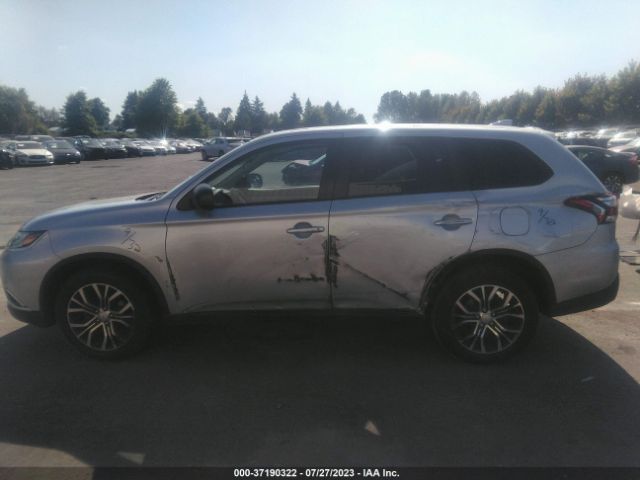 JA4AZ2A32HZ033078 Mitsubishi Outlander Es