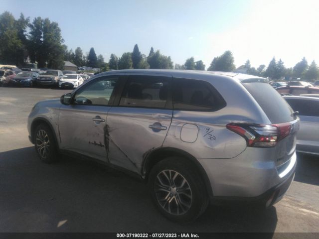 JA4AZ2A32HZ033078 Mitsubishi Outlander Es
